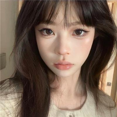 龙樱 海报